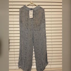 NWT Zara printed pants with creased effect